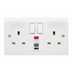 Click Scolmore Essentials 13A 2 Gang Double-Pole Plug Socket Passive RCD - WARCDP036