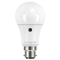 Integral 5.5W BC/B22 GLS Auto Sensor Warm White LED Bulb - ILGLSB22SC025